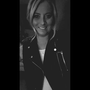 Meet your Posher, Hayley